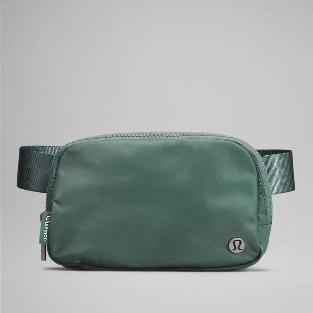 NWT Lululemon Everywhere belt bag Tidewater Teal